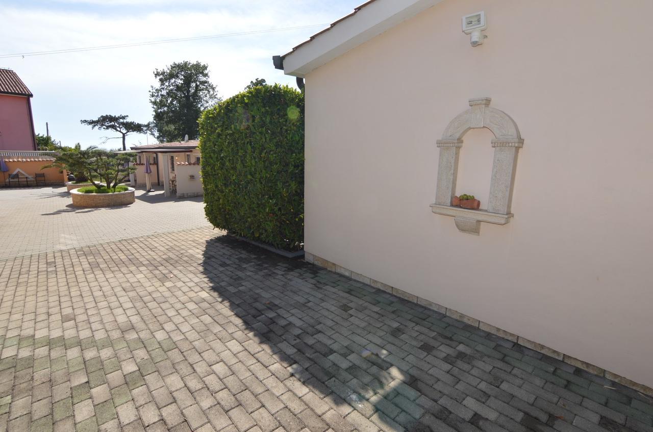 Apartmani Dekovic Materada Пореч Стая снимка
